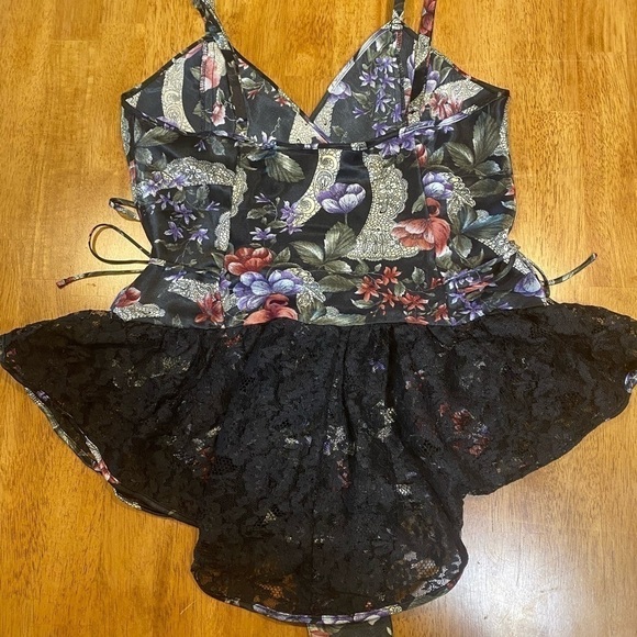 Vintage Victoria’s Secret Gold Label Bodysuit Lingerie- Small - Picture 6 of 7